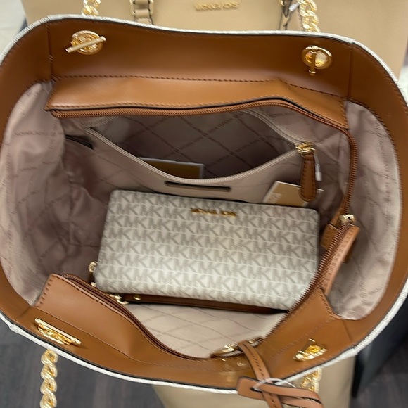 MICHAEL KORS 
Jet Set Large Signature Shoulder Bag & JST Lg CONTINENTAL wallet - Picture 8 of 16